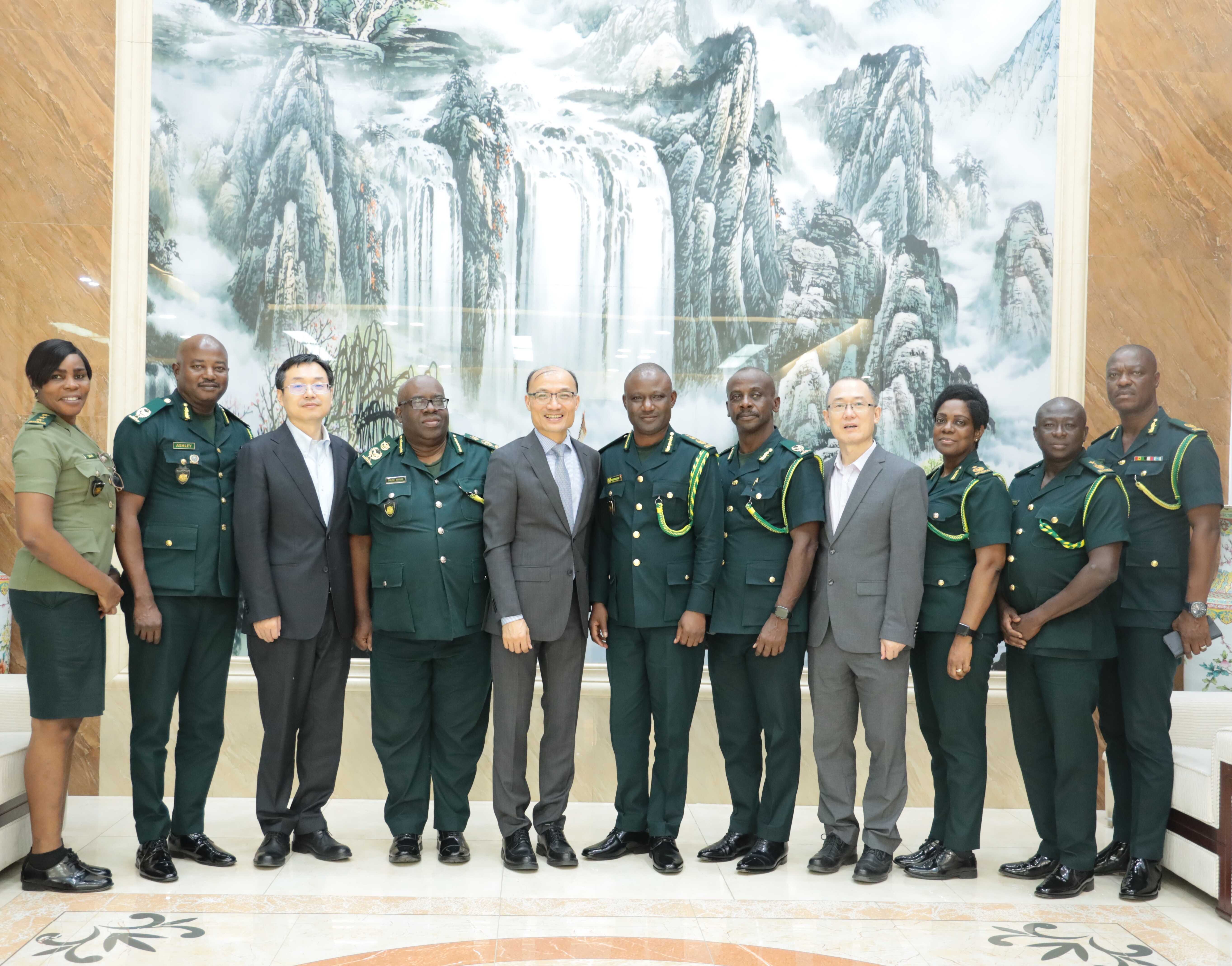 Samual Defa H.E.Tong Defa met with Hon.Samuel Basintale Amadu, Comptroller-General ...